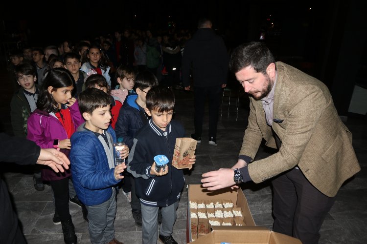 Rize Belediyesi’nden çocuklara sinema keyfi