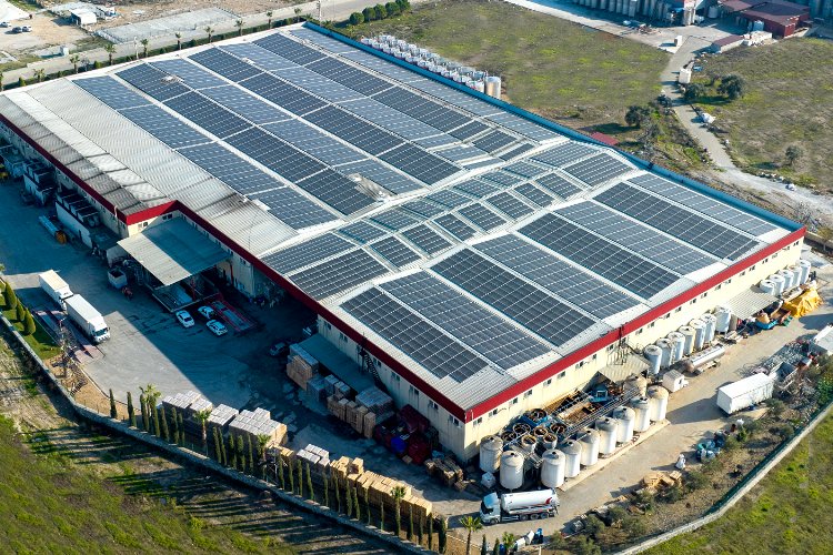 Aydın’da bir fabrika daha CW Enerji panelleri ile donatıldı