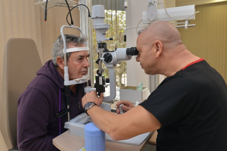 Salih Güney Bursa’da göz kapağı ameliyatı oldu