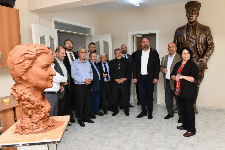 İzmir’de Çiğli’nin ilk Sanat Akademisi açıldı