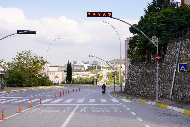 Kocaeli’de eski İstanbul Caddesi’ne yeni flaşör