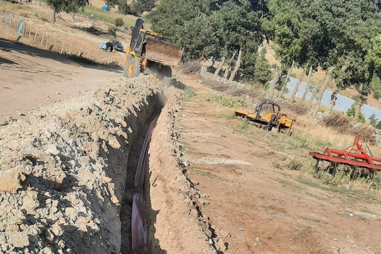 Manisa Gördes’te yer altı enerji nakil hattı çalışması