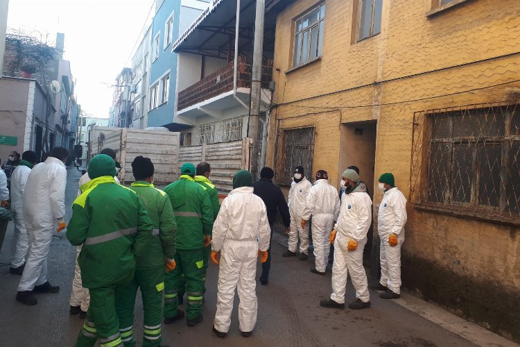 Bursa Osmangazi’de çöp ev temizlendi