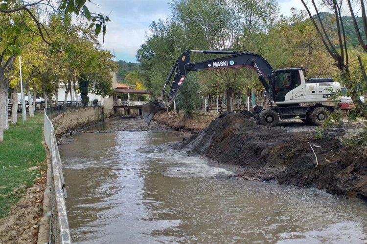 Manisa Demirci’de Ilıca Deresi kışa hazırlanıyor