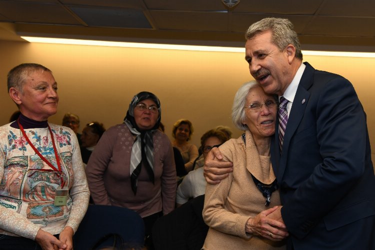 Ege 3. Yaş Üniversitesi’nde  60 yaş üstü eğitimleri sürüyor