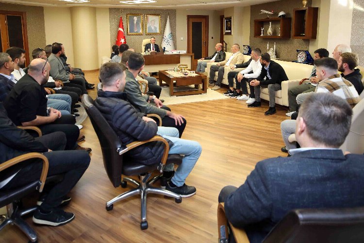 Kocaeli’de Derbentlilerden Başkan Büyükakın’a teşekkür ziyareti