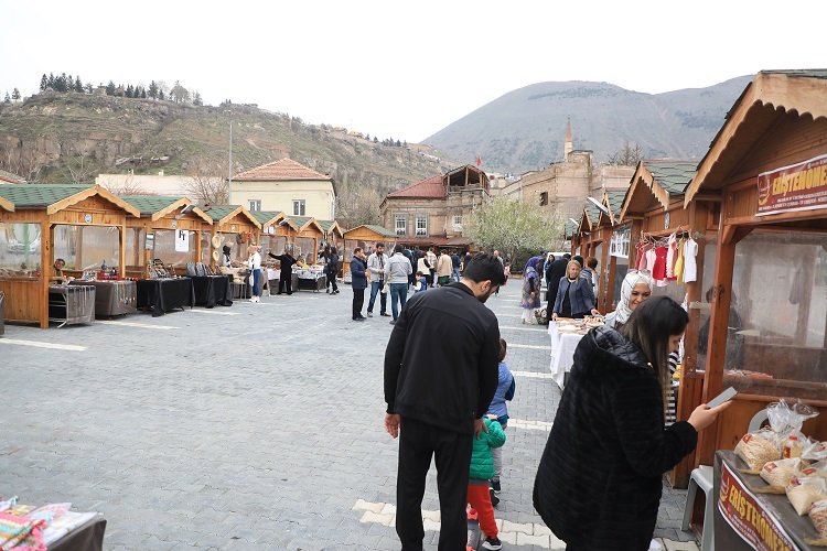 Maharetli Eller’e büyük ilgi