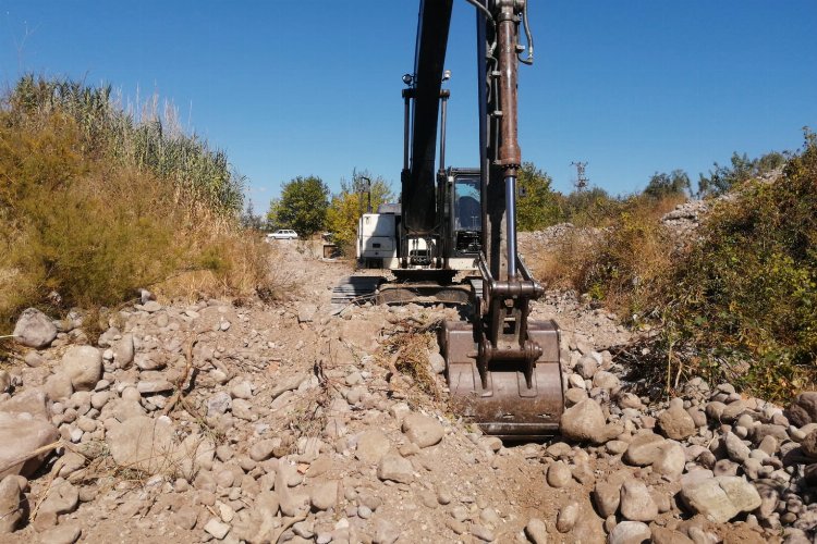 Manisa’da Kale Mahallesi’nde dere temizliği