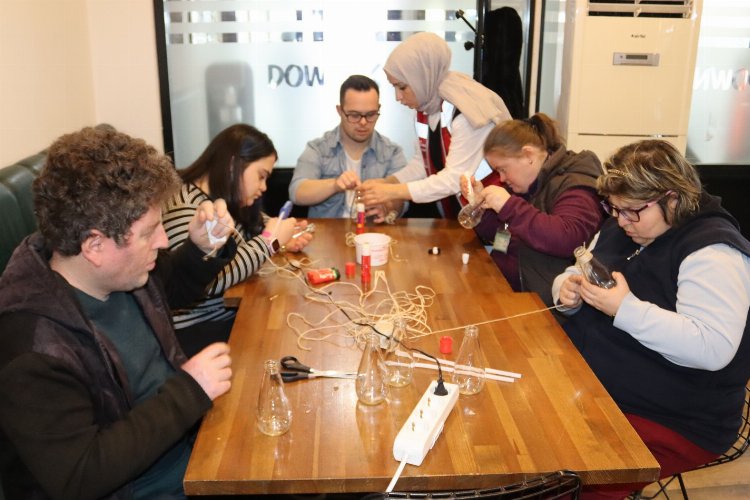 Kocaeli İzmit’te Down Kafe’de mutluluklar gözlere yansıdı