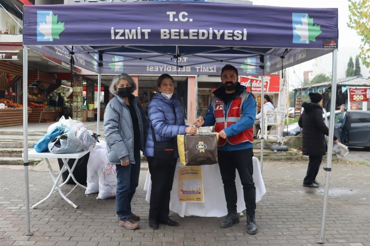 Kocaeli İzmit’te kıyafet dayanışması sürüyor