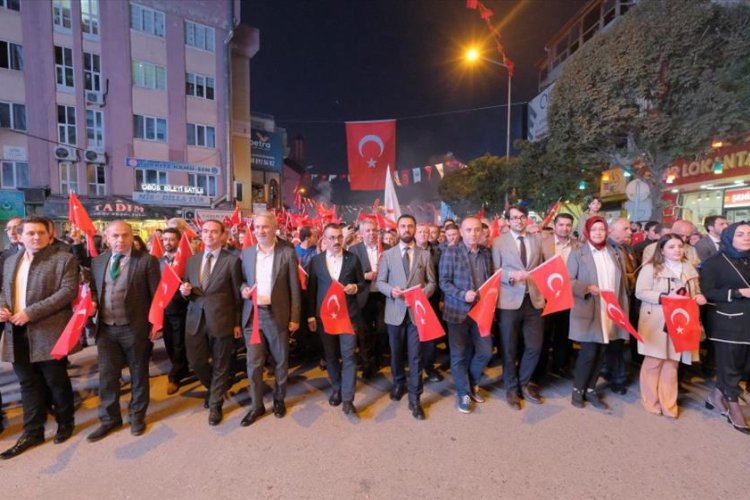 Bursa İnegöl’de coşku dolu Cumhuriyet korteji