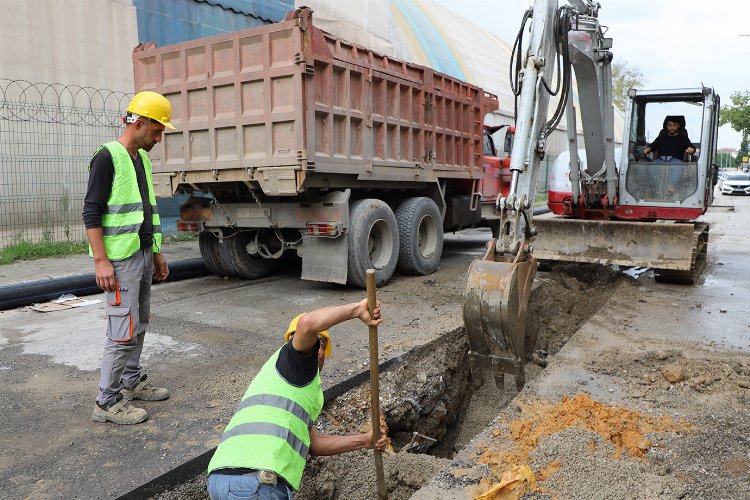 Sakarya’da İbrahim Kangal Caddesi’nin altyapısı yenileniyor
