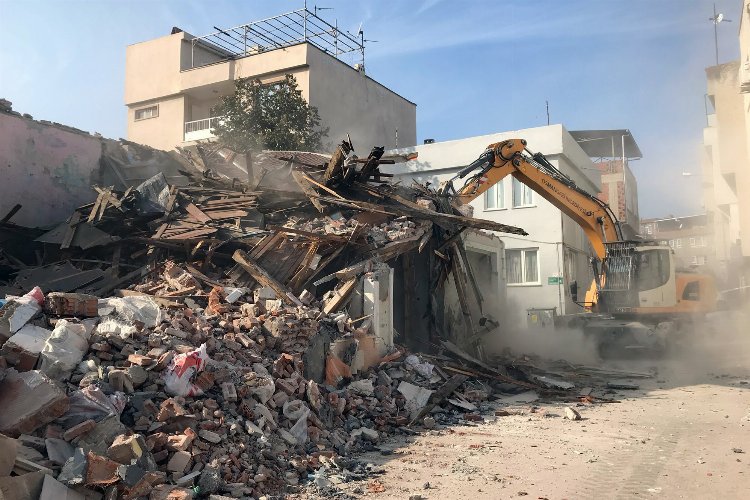 Bursa Osmangazi’de metruklar huzur için yıkılıyor!