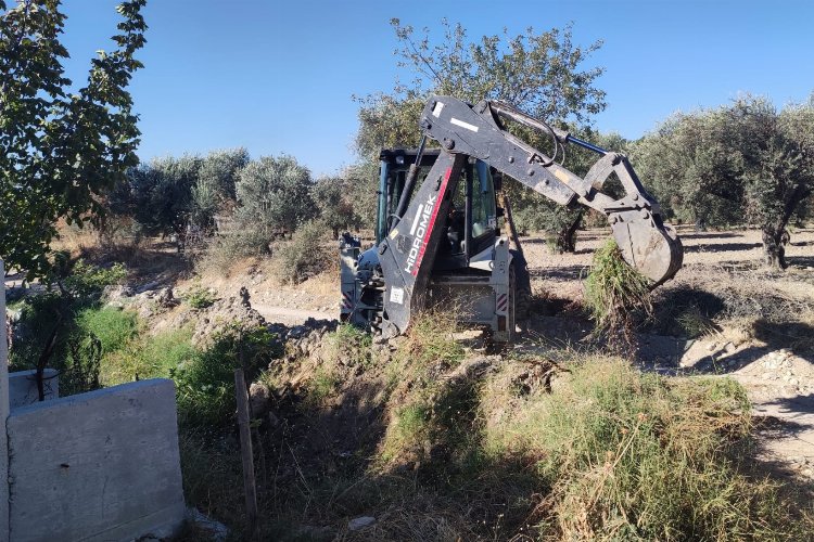 Manisa Saruhanlı’da dere temizliği